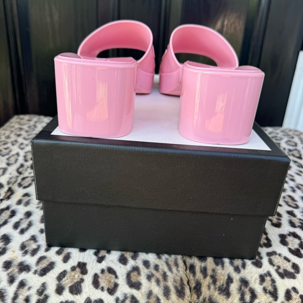 GUCCI Pink Rubber GG Platform Slide Sandals - Picture 9 of 16